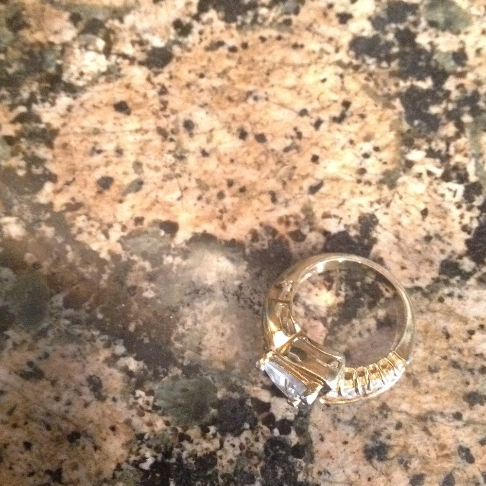 Cz Gold Statement Ring - image 4